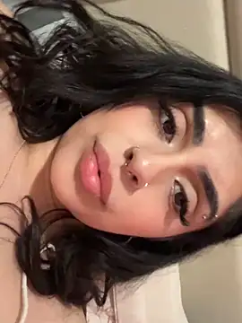 ThickerThanYoBitch online show from 02-15-25, 10:33