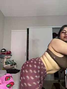 ThickerThanYoBitch online show from 01-19-25, 08:29