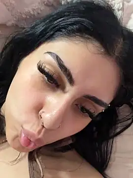 ThickerThanYoBitch online show from 09-20-25, 01:38