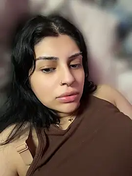 ThickerThanYoBitch online show from 04-25-26, 04:04