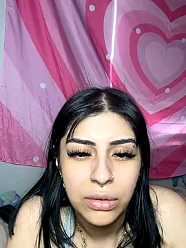 ThickerThanYoBitch online show from 09-15-25, 02:50