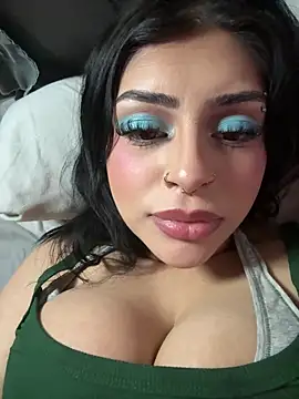 ThickerThanYoBitch online show from 03-19-26, 07:52