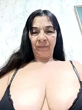 Snapshot of biancchi chatting on 06-01-26, 11:54 biancchi online show from 06-01-26, 11:54