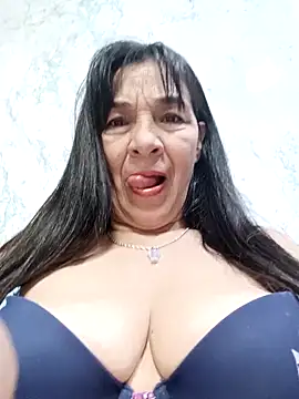 Snapshot of biancchi chatting on 05-20-26, 12:35 biancchi online show from 05-20-26, 12:35