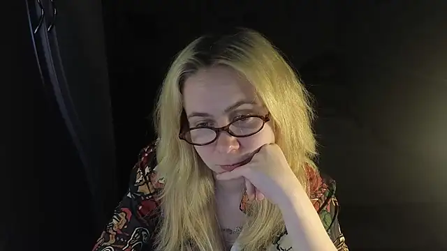 Snapshot of Riley_Roo chatting on 03-03-26, 05:20 Riley Roo online show from 03-03-26, 05:20