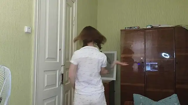 Riley Roo online show from 09-09-25, 03:21