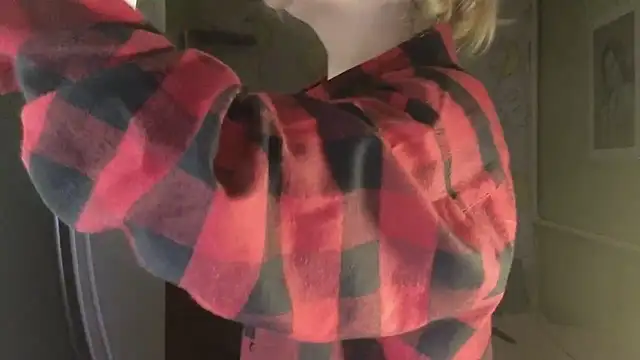 Snapshot of Riley_Roo chatting on 03-01-26, 06:08 Riley Roo online show from 03-01-26, 06:08