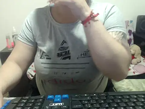 Snapshot of samantha2207 chatting on 01-31-25, 06:14 samantha2207 online show from 01-31-25, 06:14