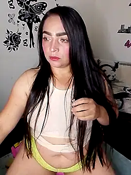 Snapshot of samantha2207 chatting on 10-17-25, 05:00 samantha2207 online show from 10-17-25, 05:00