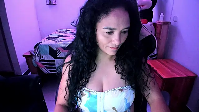 Snapshot of rayza_mature_154 chatting on 05-09-26, 01:53 rayza mature 154 online show from 05-09-26, 01:53