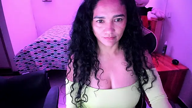 Snapshot of rayza_mature_154 chatting on 06-06-26, 04:34 rayza mature 154 online show from 06-06-26, 04:34