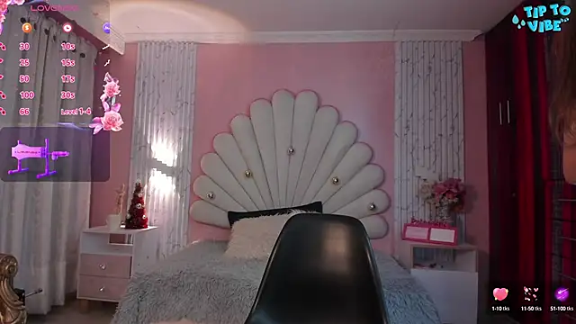 Sophia smith0 online show from 12-13-24, 08:04