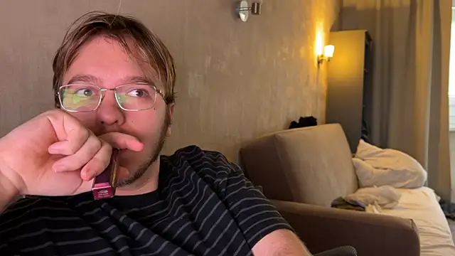 kiopiggy online show from 11-04-25, 06:50