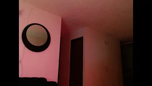 Snapshot of SuzzyyM chatting on 05-19-26, 11:45 SuzzyyM online show from 05-19-26, 11:45