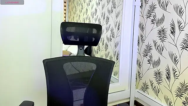 SuzzyyM online show from 03-19-26, 10:10