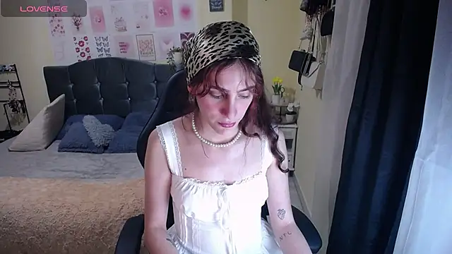 IsaBaileys  online show from 03-28-26, 01:17