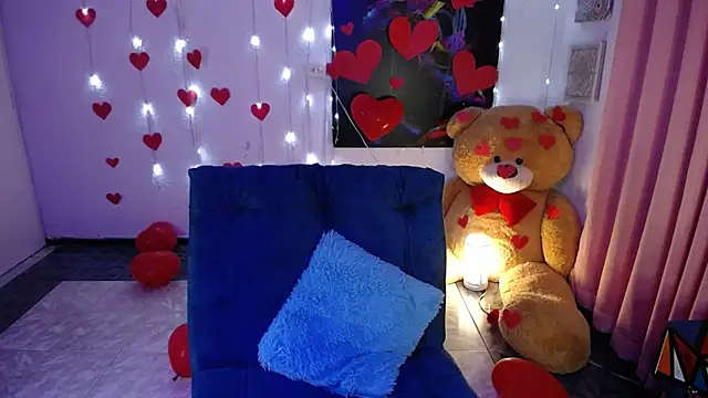 Snapshot of IsaBaileys_ chatting on 02-15-25, 10:31 IsaBaileys online show from 02-15-25, 10:31