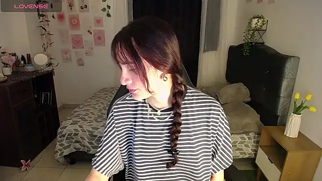 IsaBaileys  online show from 07-24-26, 11:34