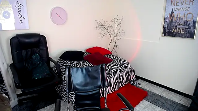 Snapshot of IsaBaileys_ chatting on 03-14-25, 07:55 IsaBaileys online show from 03-14-25, 07:55