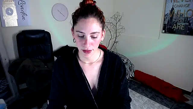 Snapshot of IsaBaileys_ chatting on 03-18-25, 11:42 IsaBaileys online show from 03-18-25, 11:42