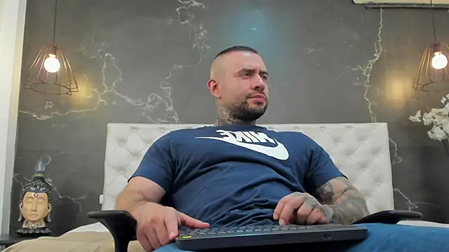 BruceDallas online show from 02-02-25, 03:10