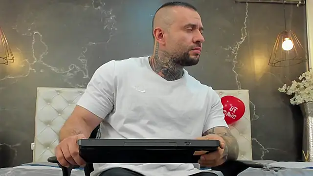 BruceDallas online show from 02-15-25, 02:37