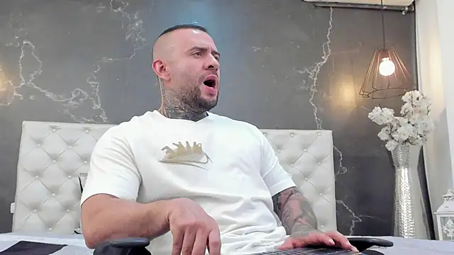 BruceDallas online show from 03-21-25, 02:28