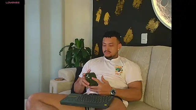 Snapshot of Stiven_collins chatting on 07-16-26, 05:59 Stiven collins online show from 07-16-26, 05:59
