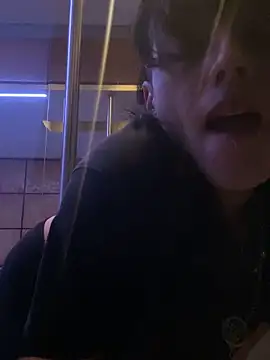 Snapshot of Cyberdark1312x chatting on 09-22-25, 09:37 Cyberdark1312x online show from 09-22-25, 09:37