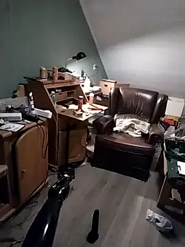 Knuffelstaaf123 online show from 11-17-25, 01:09