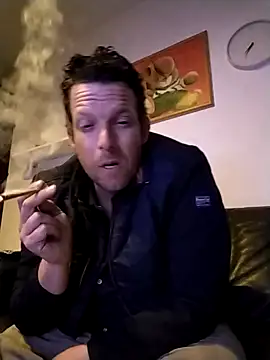 Knuffelstaaf123 online show from 04-07-26, 07:48