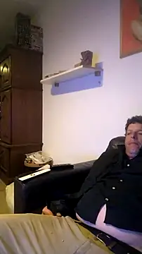 Knuffelstaaf123 online show from 04-09-26, 07:20