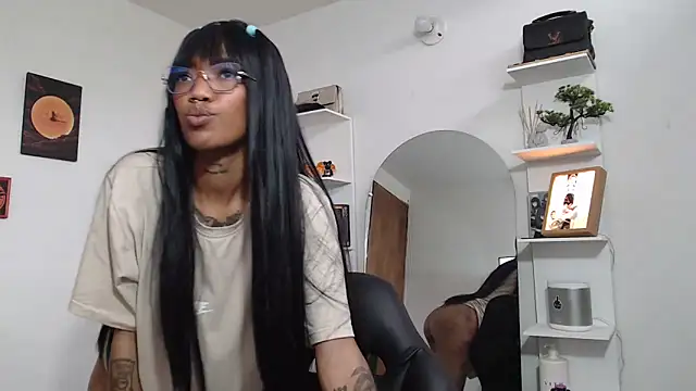 Snapshot of Honey-420- chatting on 05-17-26, 03:12 Honey-420- online show from 05-17-26, 03:12