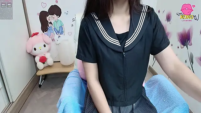 Snapshot of _Mizuki_ chatting on 10-07-25, 05:36 Mizuki online show from 10-07-25, 05:36