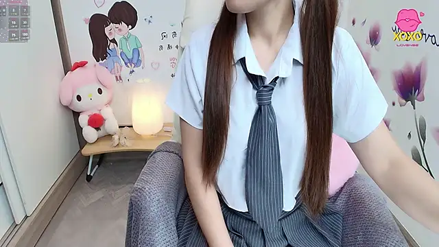 Snapshot of _Mizuki_ chatting on 09-25-25, 04:35 Mizuki online show from 09-25-25, 04:35