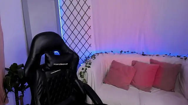  mia collins b  online show from 02-22-26, 02:47