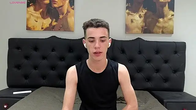 Snapshot of Cristian_Delgado chatting on 12-28-24, 06:39 Cristian Delgado online show from 12-28-24, 06:39