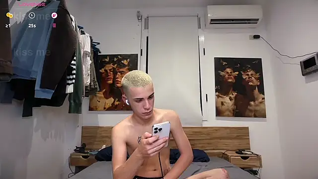 Snapshot of Cristian_Delgado chatting on 09-27-25, 06:19 Cristian Delgado online show from 09-27-25, 06:19