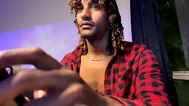 Snapshot of gerson173Hugo chatting on 10-24-25, 02:43 gerson173Hugo online show from 10-24-25, 02:43