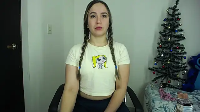 Snapshot of LauraSofia_Cam chatting on 12-17-25, 09:03 LauraSofia Cam online show from 12-17-25, 09:03