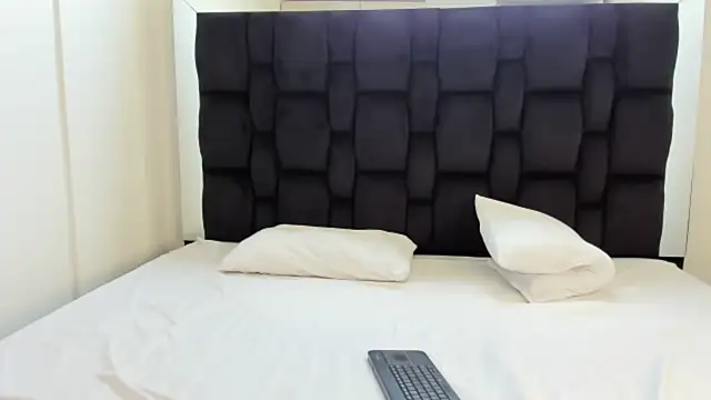 SweetYoungs  online show from 02-28-25, 05:37