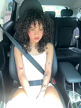 Lianh Benett online show from 10-12-25, 03:35