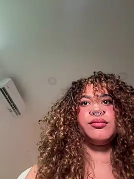Lianh Benett online show from 07-19-26, 02:20