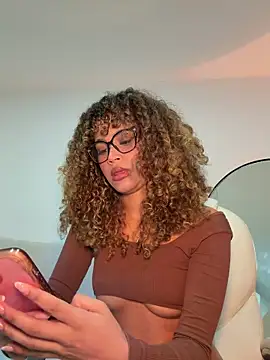 Lianh Benett online show from 04-29-26, 04:05