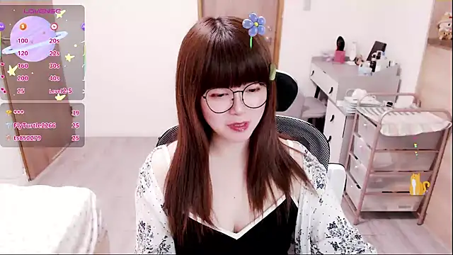 Snapshot of a0513 chatting on 02-22-26, 03:35 a0513 online show from 02-22-26, 03:35