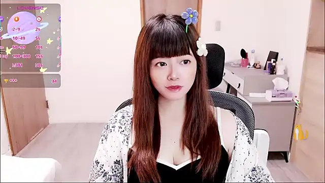 Snapshot of a0513 chatting on 10-04-25, 03:02 a0513 online show from 10-04-25, 03:02