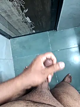 bobyyboyy1 online show from 02-18-26, 05:16