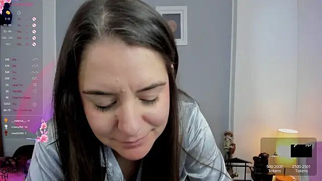 Snapshot of Tamara_m_ chatting on 03-20-25, 07:57 Tamara m online show from 03-20-25, 07:57