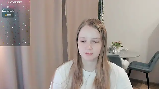 Snapshot of Alyaley chatting on 07-13-26, 10:58 Alyaley online show from 07-13-26, 10:58