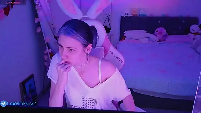 twicewetgirl online show from 03-19-26, 10:48